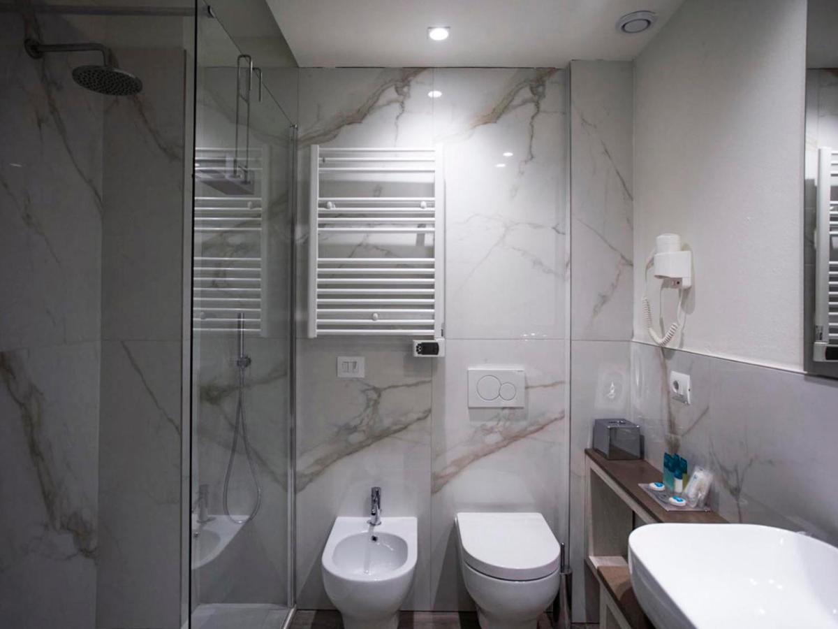 Hotel Rex Ліворно Екстер'єр фото