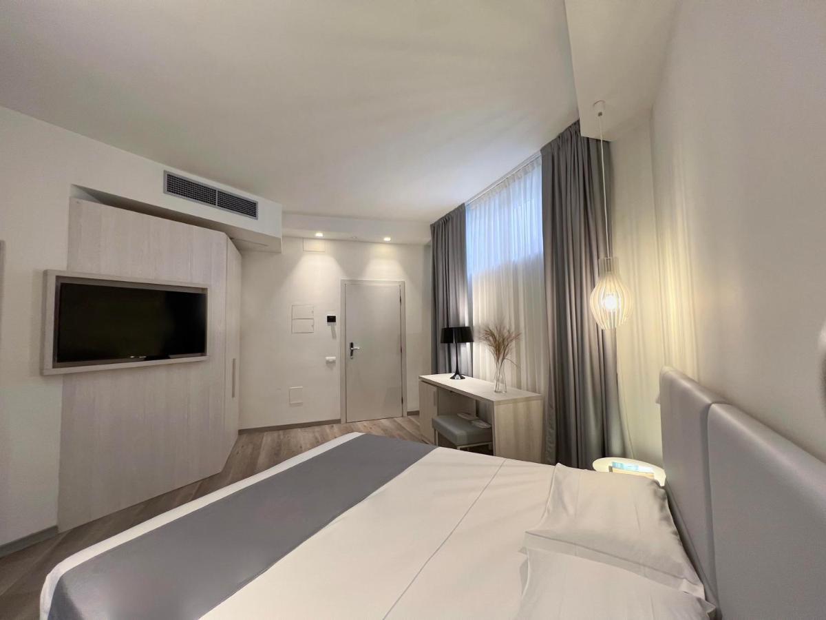 Hotel Rex Ліворно Екстер'єр фото