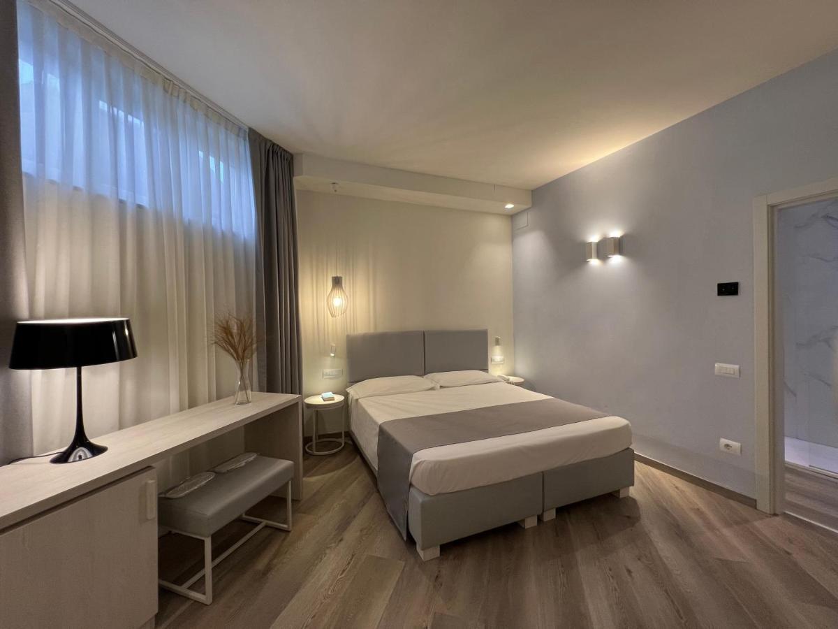Hotel Rex Ліворно Екстер'єр фото